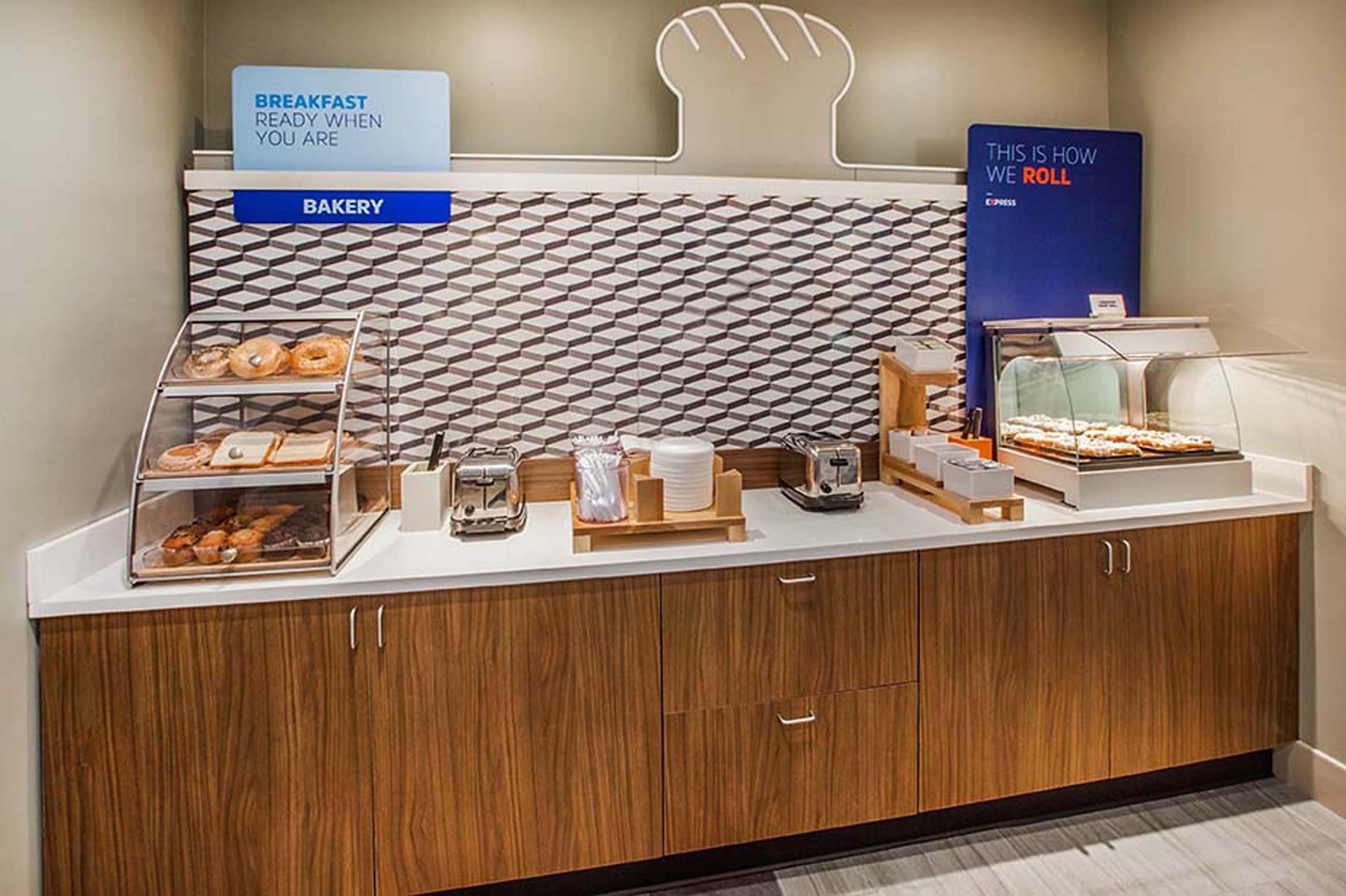 Holiday Inn Express Hotel & Suites Huntsville By Ihg Εξωτερικό φωτογραφία