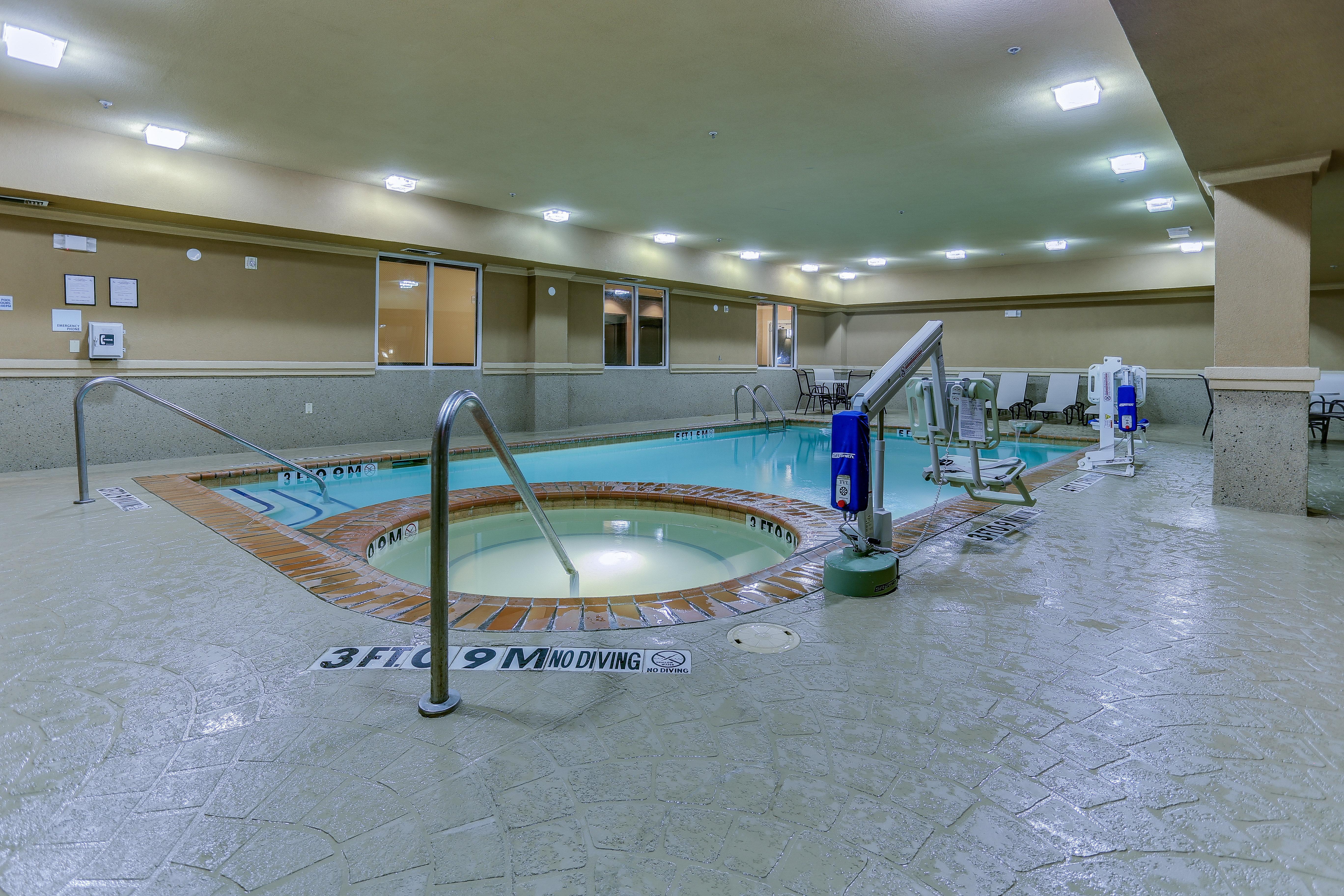 Holiday Inn Express Hotel & Suites Huntsville By Ihg Εξωτερικό φωτογραφία