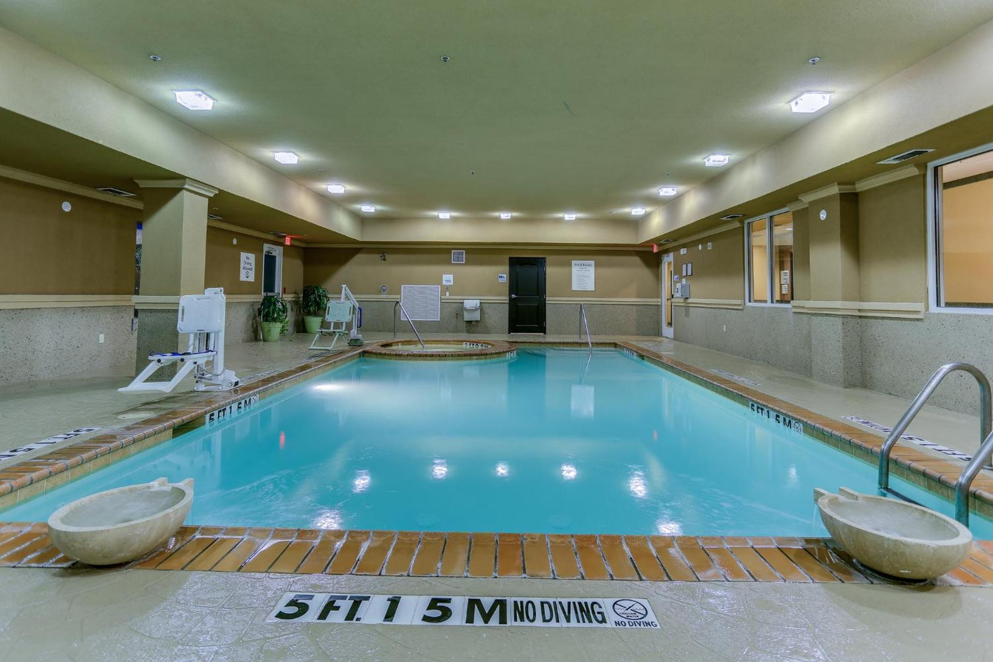 Holiday Inn Express Hotel & Suites Huntsville By Ihg Εξωτερικό φωτογραφία
